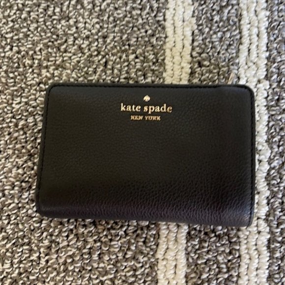 Kate Spade Leila Medium Compact Bifold Wallet Black - Picture 1 of 16